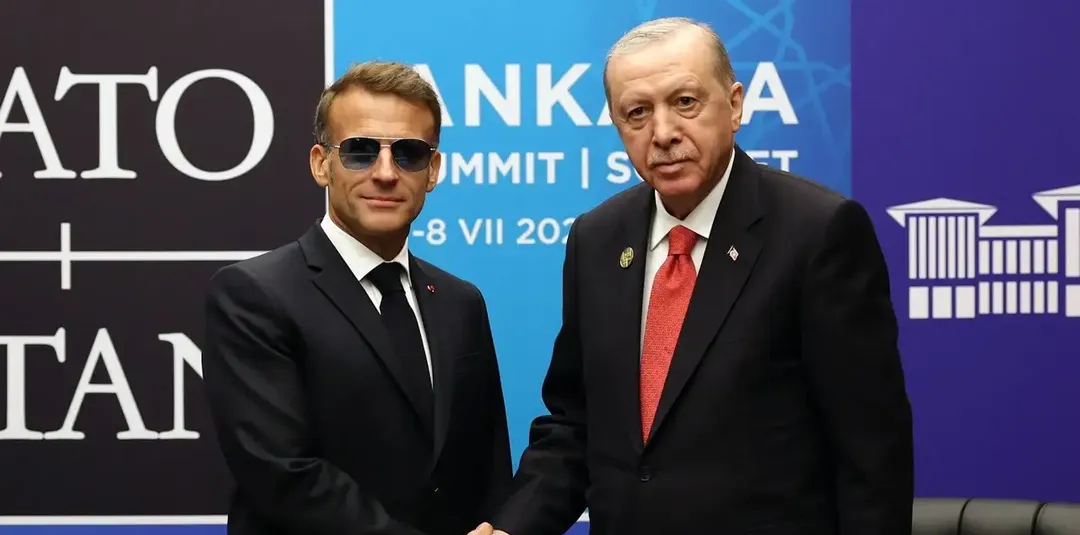 Macron: Erdoğan'la görüşmeden çok memnunum