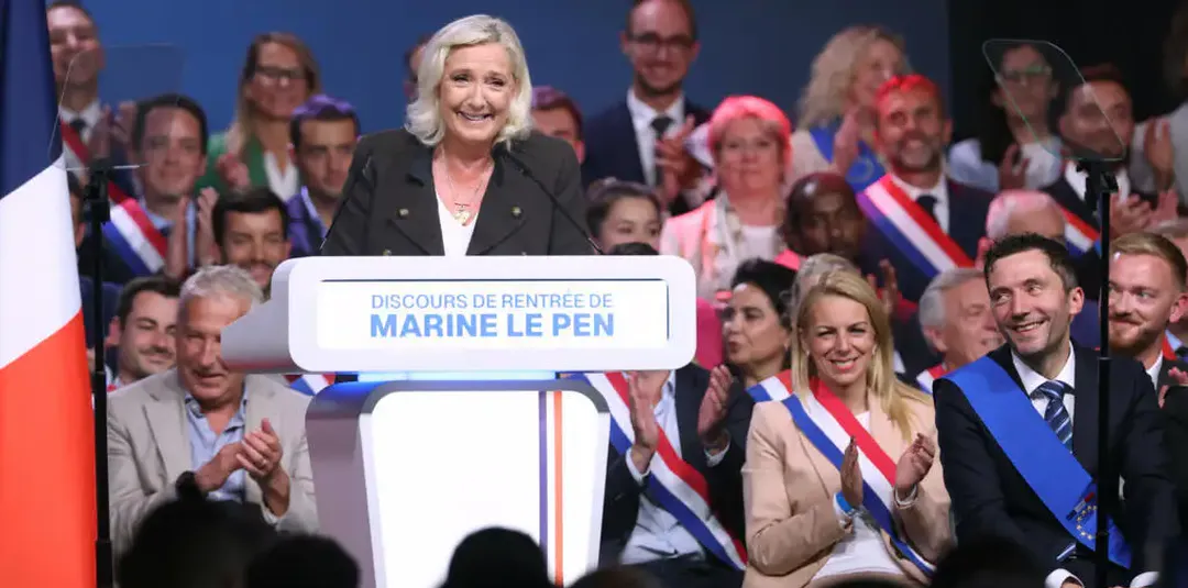 Présidentielle Française: Selon UN Sondage, Marine le Pen Creuse L'Écart sur Ses Rivaux