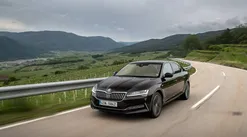 Skoda Superb Dördüncü Modern Nesliyle Yollarda Yerini Alıyor: İşte Özellikleri