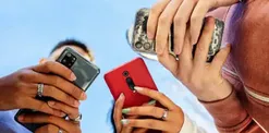 My Instagram Reels Addiction Has Ruined My Ability to Have a Conversation. But Can I Get It Back? | Hannah Ewens
