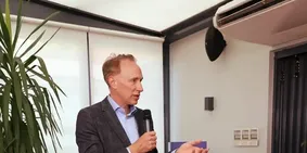 AXA Global CEO'su Buberl, AXA Türkiye çalışanlarıyla buluştu AXA Global CEO'su Buberl, AXA Türkiye çalışanlarıyla buluştu
