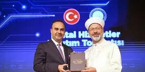 Bakan Kacır, Diyanet İşleri Başkanlığı Dijital Hizmetler Tanıtım Toplantısı'nda konuştu:
