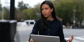 UN Juge Contraint Trump à Rétablir L’Accès à la Maison Blanche des Médias CNN, MS NOW et Politico