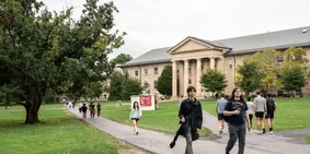 Una Oleada de Mensajes de Solidaridad con "Jane Doe" Inundan las Redes Tras la Demanda por Violación en la Universidad de Cornell