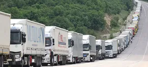 Bulgaristan'da Türkiye'ye Geçiş İçin 18 Kilometrelik Tır Kuyruğu