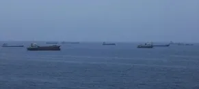 Hürmüz Boğazı'nda Gizli Koridor İddiası: Her Gece Onlarca Tanker Geçiriliyor