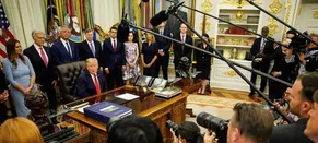 Trump Anuncia UN Acuerdo Con Dinamarca Que Otorga A Estados Unidos El "Control Permanente" De La Seguridad De Groenlandia