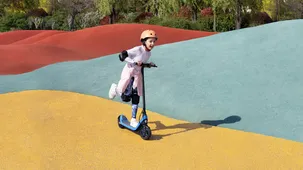 Çocuklar İçin 14 Km Menzilli Elektrikli Scooter Segway C2 Lite Tanıtıldı