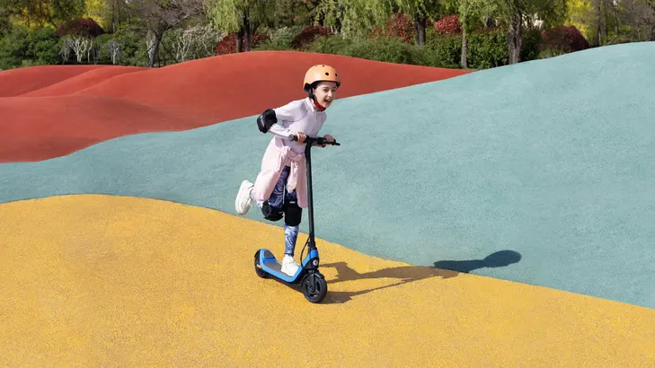 Çocuklar İçin 14 Km Menzilli Elektrikli Scooter Segway C2 Lite Tanıtıldı