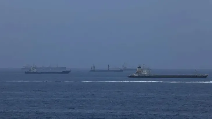 UKMTO Duyurdu: Hürmüz Boğazı'ndan Geçen Bir Tanker Vuruldu