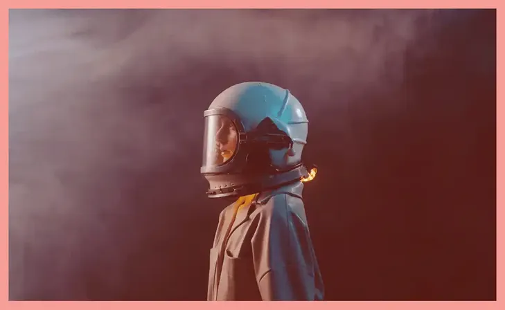 Ay'a İlk Adım Atacak Kadın Astronot, Prada Marka Giyecek!