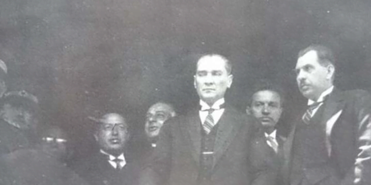 Atatürk'ün İlk Kez Yayımlanan Çarpıcı Fotoğrafları