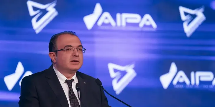 "AI Tomorrow Summit 2025" etkinliği kapsamında ödül töreni düzenlendi "AI Tomorrow Summit 2025" etkinliği kapsamında ödül töreni düzenlendi
