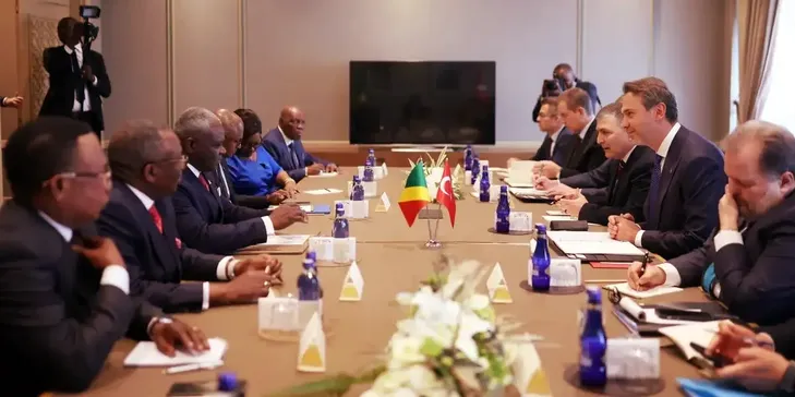 Bakan Bayraktar, Kongo Başbakanı Makosso ile enerji ve madende iş birliği imkanlarını görüştü