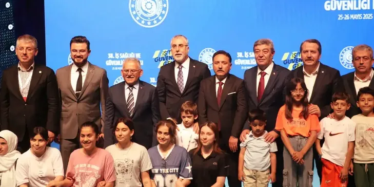 Bakan Işıkhan, Kayseri'de "İş'te Güvenli Gelecek" programında konuştu: