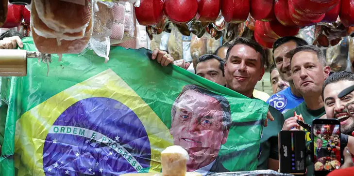 Brésil : Flavio Bolsonaro, au Nom du Père, des Fils et de la Sainte Idéologie