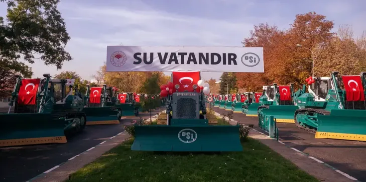 DSİ'nin araç parkına 50 iş makinesi daha katıldı DSİ'nin araç parkına 50 iş makinesi daha katıldı