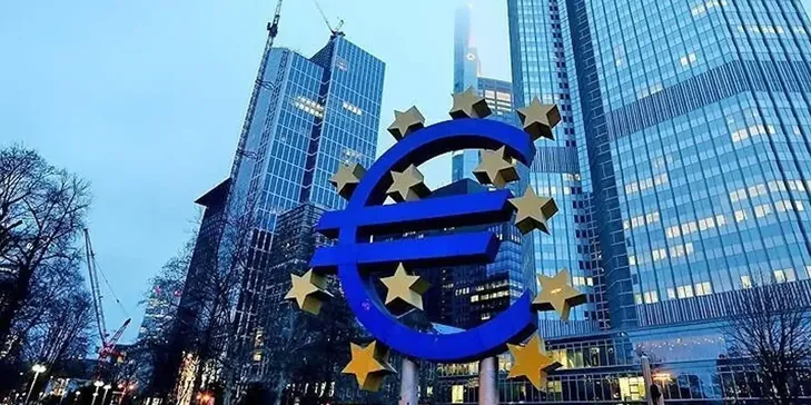 ECB üç yıl sonra faiz artırdı: Banka, politika faizini 25 baz puan yükseltti