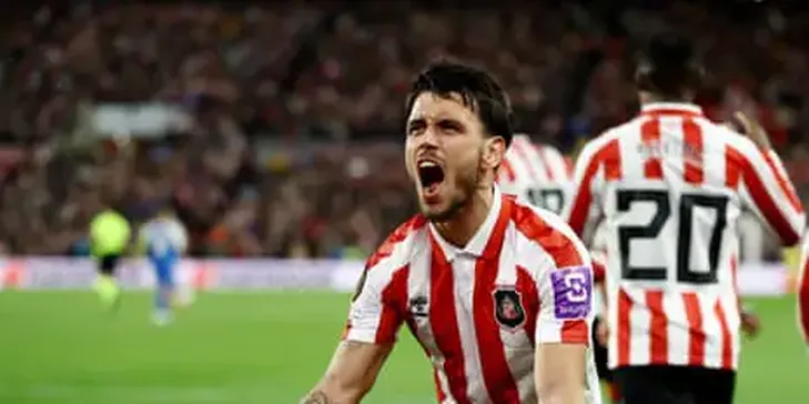 Enzo Le Fée Makes Amends From The Spot As Sunderland Overcome AZ