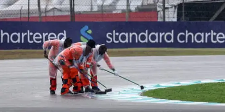 F1 Looks Amateurish and Incompetent After Farcical Scenes in Sepang | Giles Richards