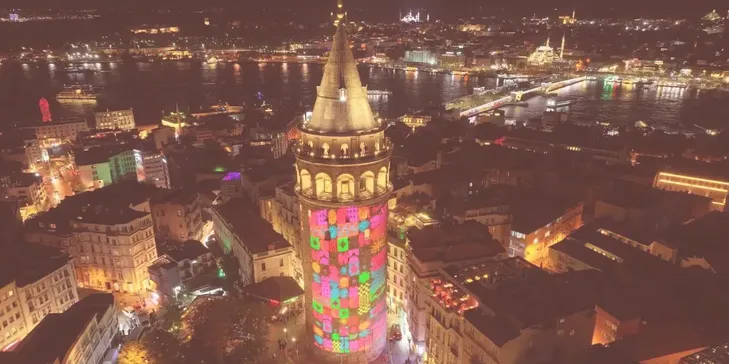 Galata Kulesi'nde Türkiye E-Ticaret Haftası için mapping gösterisi yapıldı 