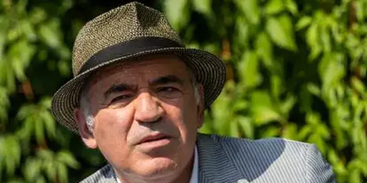 Kaspárov, Amenazado de Muerte por el Entorno de Putin, Liga Su Seguridad A la Victoria de Ucrania
