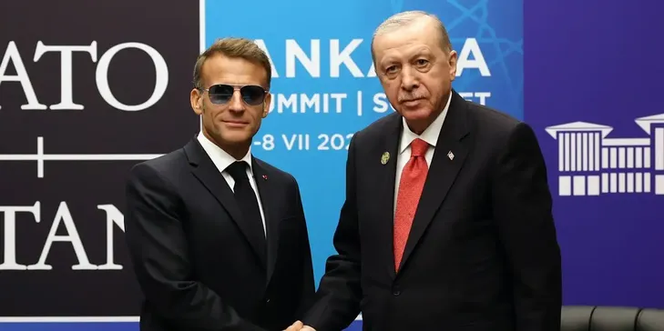 Macron: Erdoğan'la görüşmeden çok memnunum