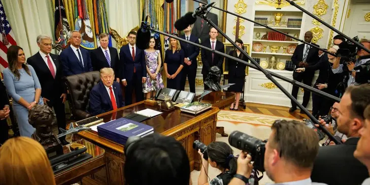 Trump Anuncia UN Acuerdo Con Dinamarca Que Otorga A Estados Unidos El "Control Permanente" De La Seguridad De Groenlandia