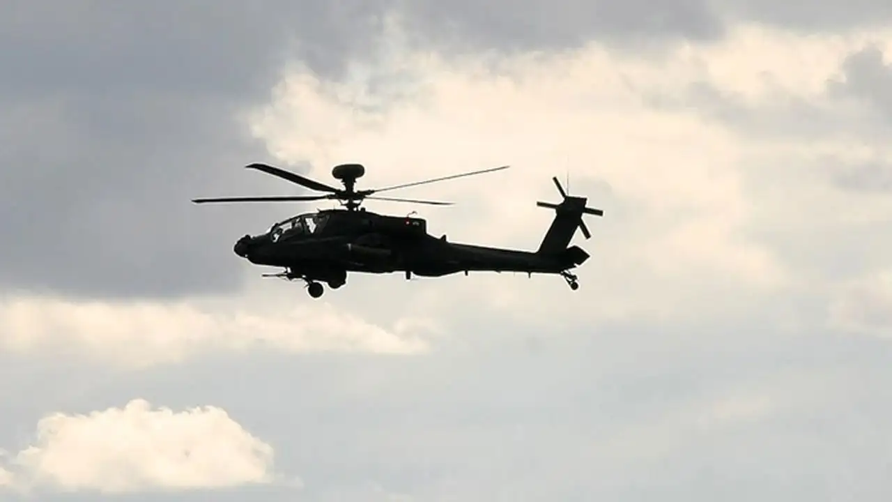 ABD Ordusuna Ait Apache Tipi Helikopter Hürmüz Boğazı Yakınlarında Düştü