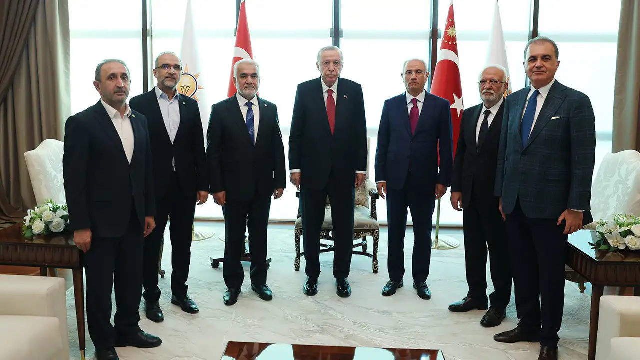 Cumhurbaşkanı Erdoğan, HÜDA PAR Genel Başkanı Yapıcıoğlu'nu Kabul Etti